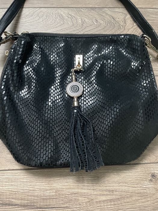 Torebka czarna listonoszka wyprzedaż