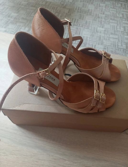 Buty taneczne Kozdra rozmiar 36 (pasuje na standardowe 38)