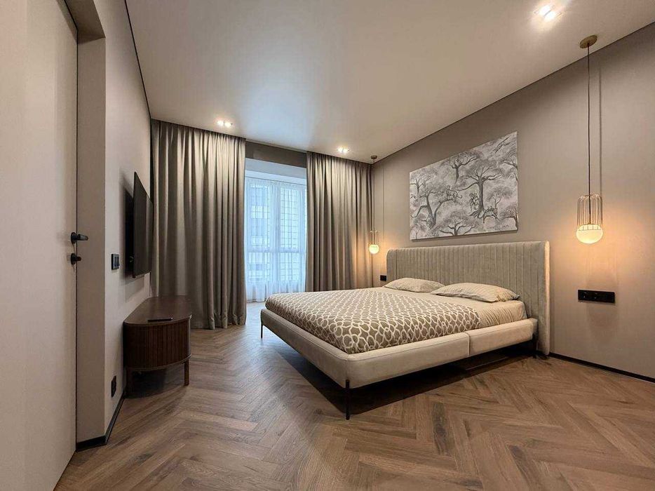 Стильна дизайнерська 1-к квартира в ЖК Липки, біля озера та парку