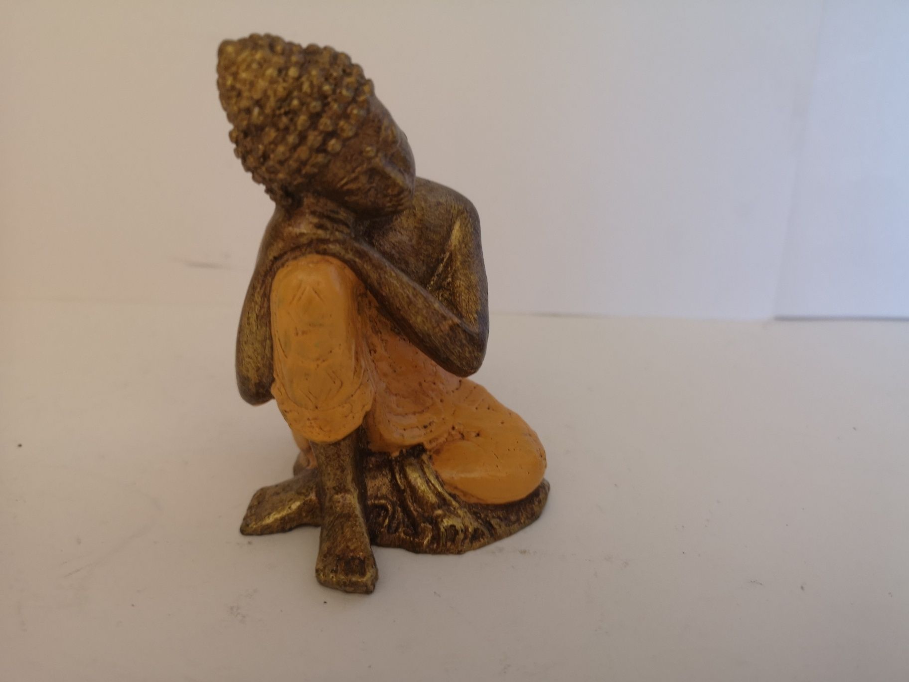 Figurka buddy pomarańczowa