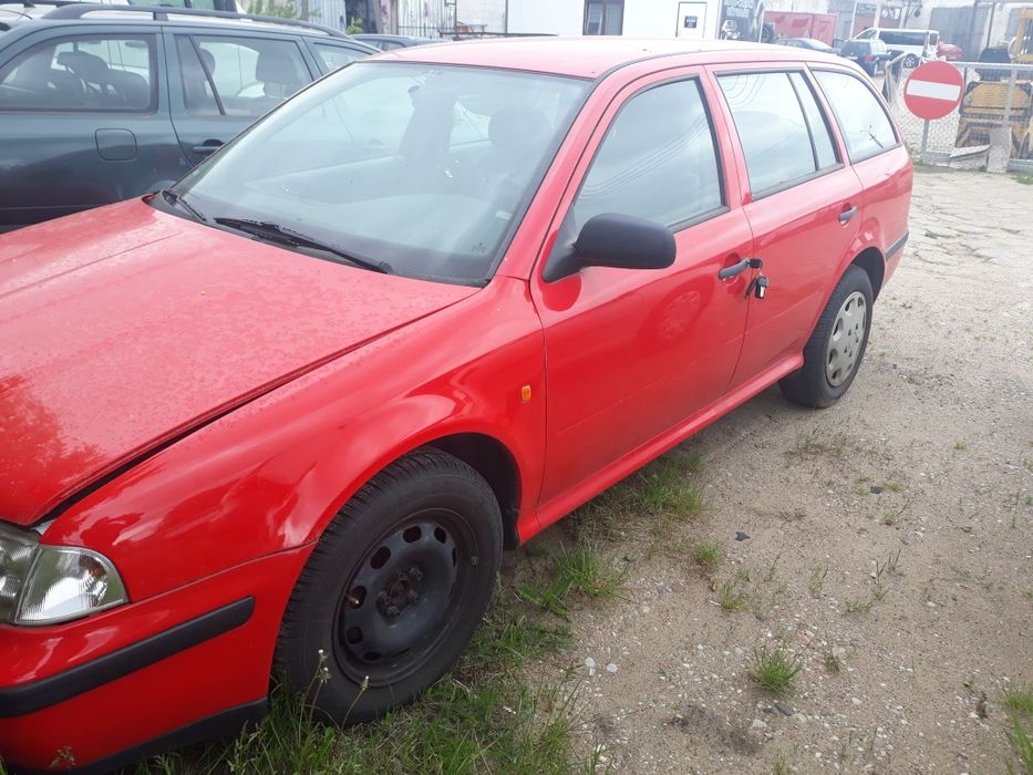 Skoda Octavia na części 1.6 akl 8180