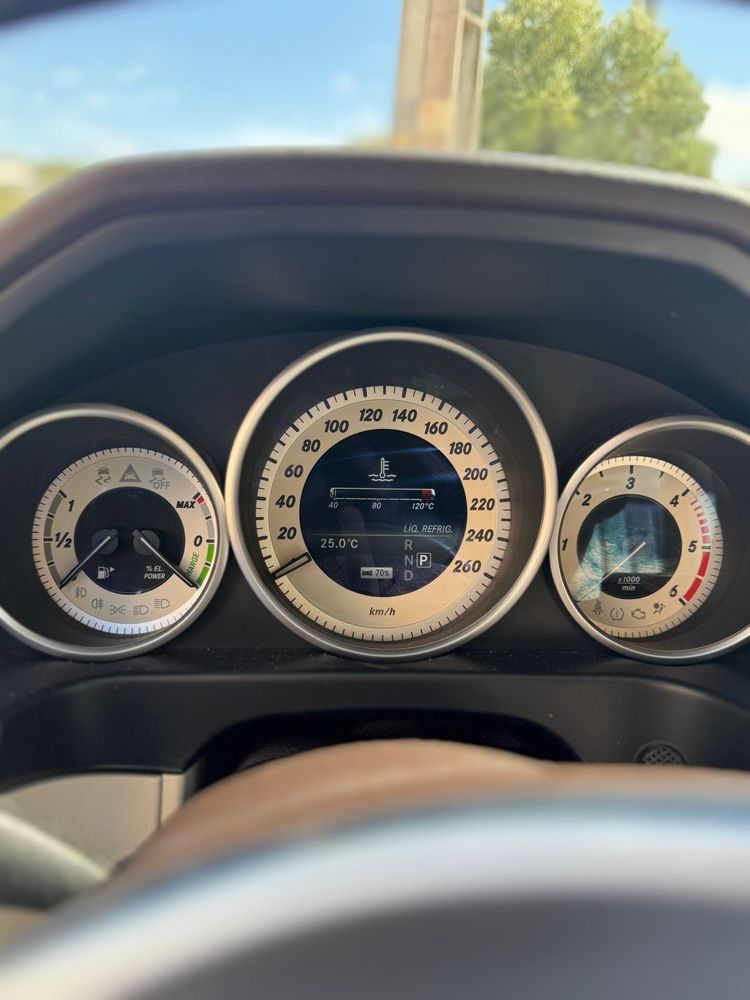 Mercedes-Benz E 300 BlueTEC Hybrid | 2015 |