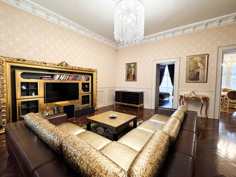 Оренда квартири у центрі Львова, вул. Словацького (Головна пошта)