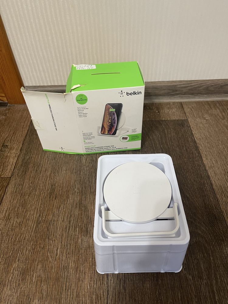 Продам безпроводную зарядку belkin