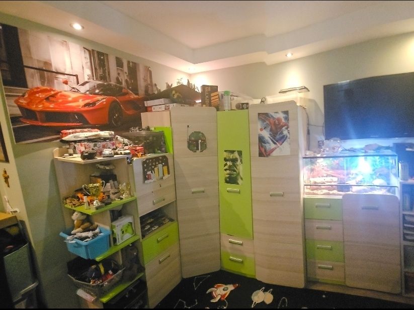 Zestaw mebli plus biurko do pokoju dziecka