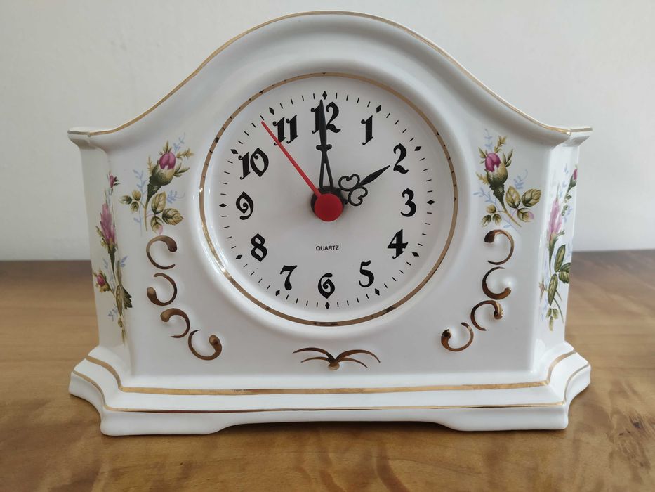 Zegar porcelanowy stojący