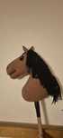 Brązowy hobby horse