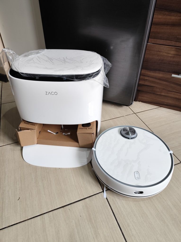 ZACO M1S Robot odkurzający i myjący ze stacją na brudną i czystą wodę