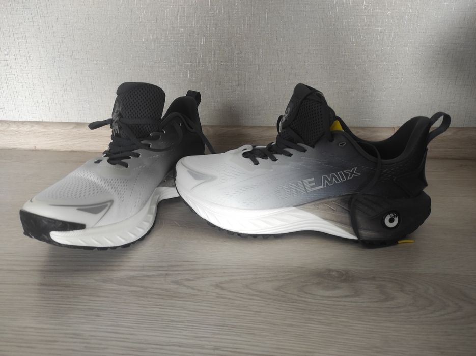 Кросівки Onemix 44 розмір