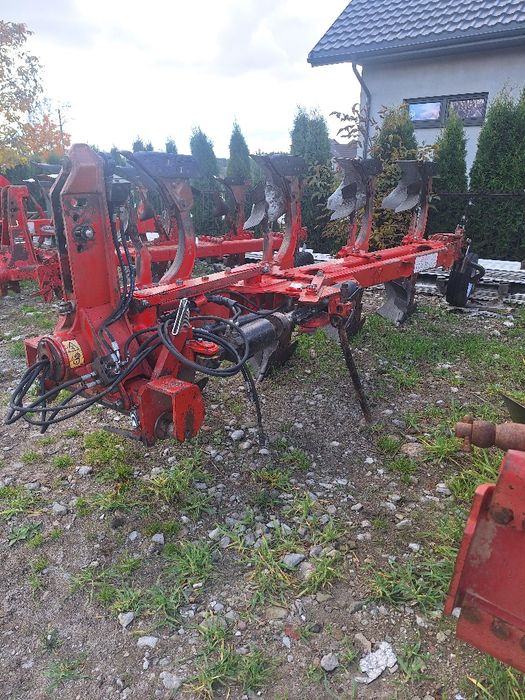 Gregoire Besson 4 Vario pług obrotowy huard kverneland