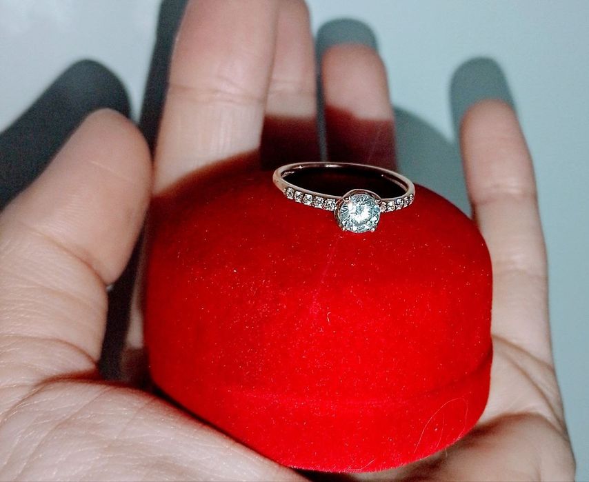 Золота каблучка 17 розмір