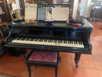 Piano com 1/4 cauda