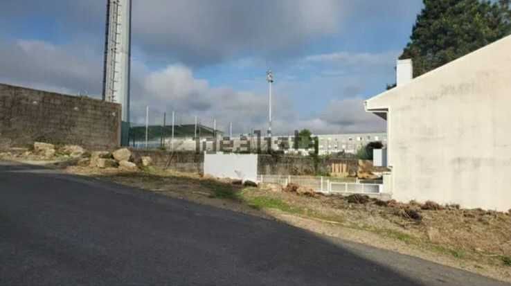 Terreno 3 Frentes,junto ao campo do Gulpilhares,Optima exposição Solar