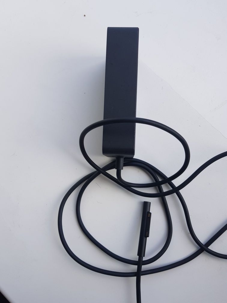Блок живлення Microsoft 15V 2.58A 44W Model 1800