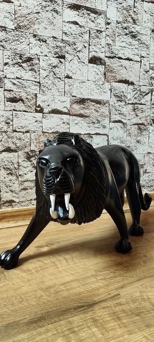 Статуэтка Лев черная лакированная