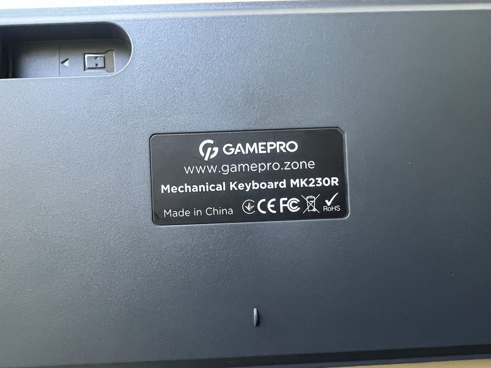 Механічна безпровідна клавіатура GamePro MK230R