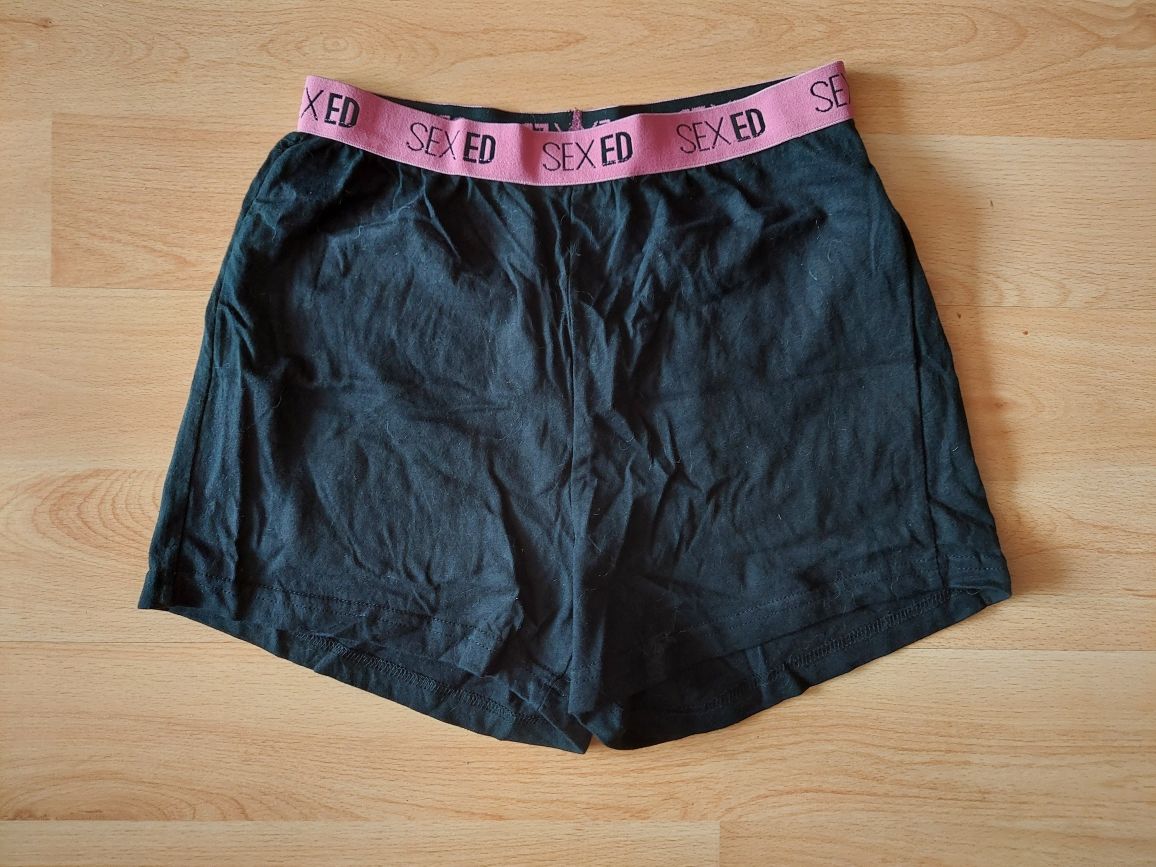 Sex Education | Netflix | szorty | spodenki | piżamowe | dresowe