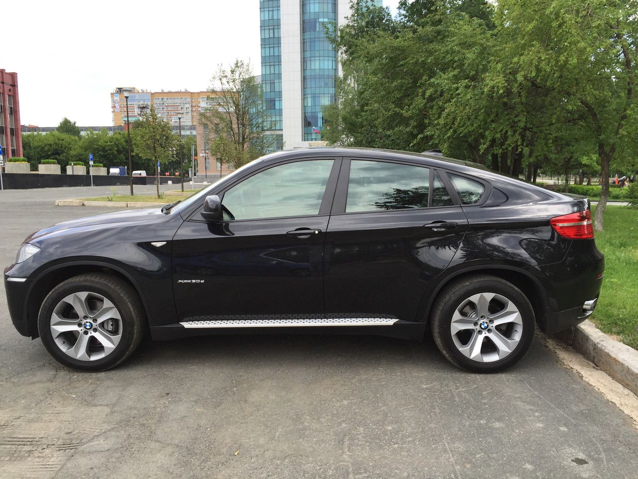 Боковые подножки пороги  BMW X6 E71 2008-2014 год