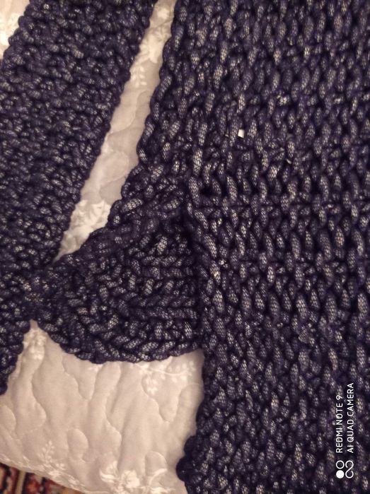 sweter czarny, tkany grubą nitką