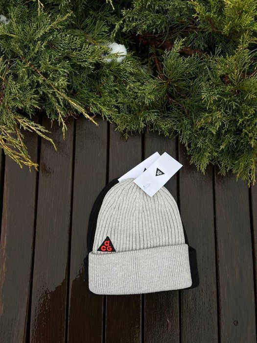 Czapka zimowa Nike ACG – funkcjonalność i styl na każdą pogodę