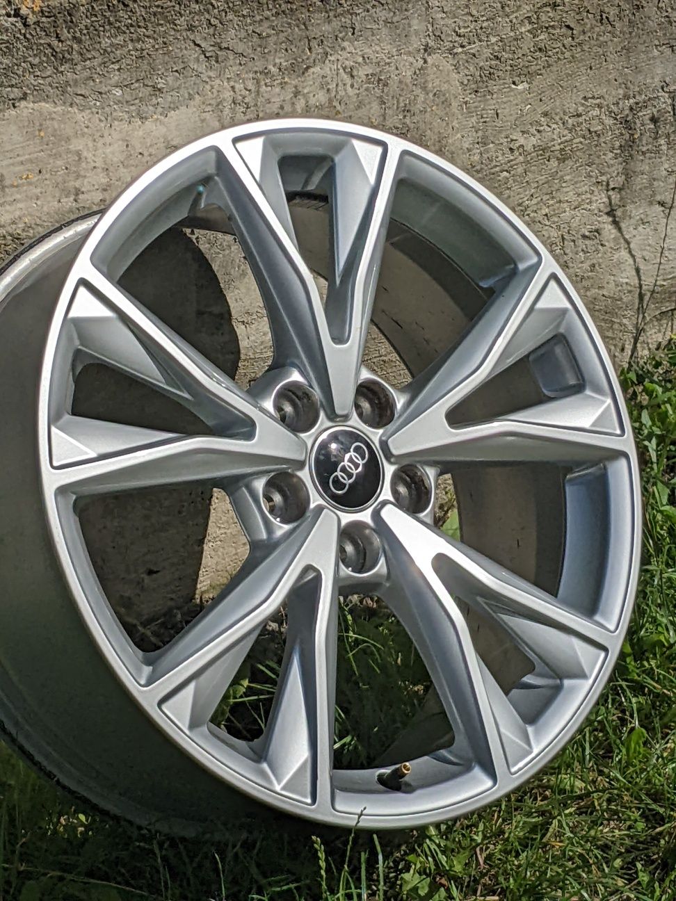 Литі диски R18 AUDI Q5 VW Golf 6 7 Passat B7 B8 Tiguan 2