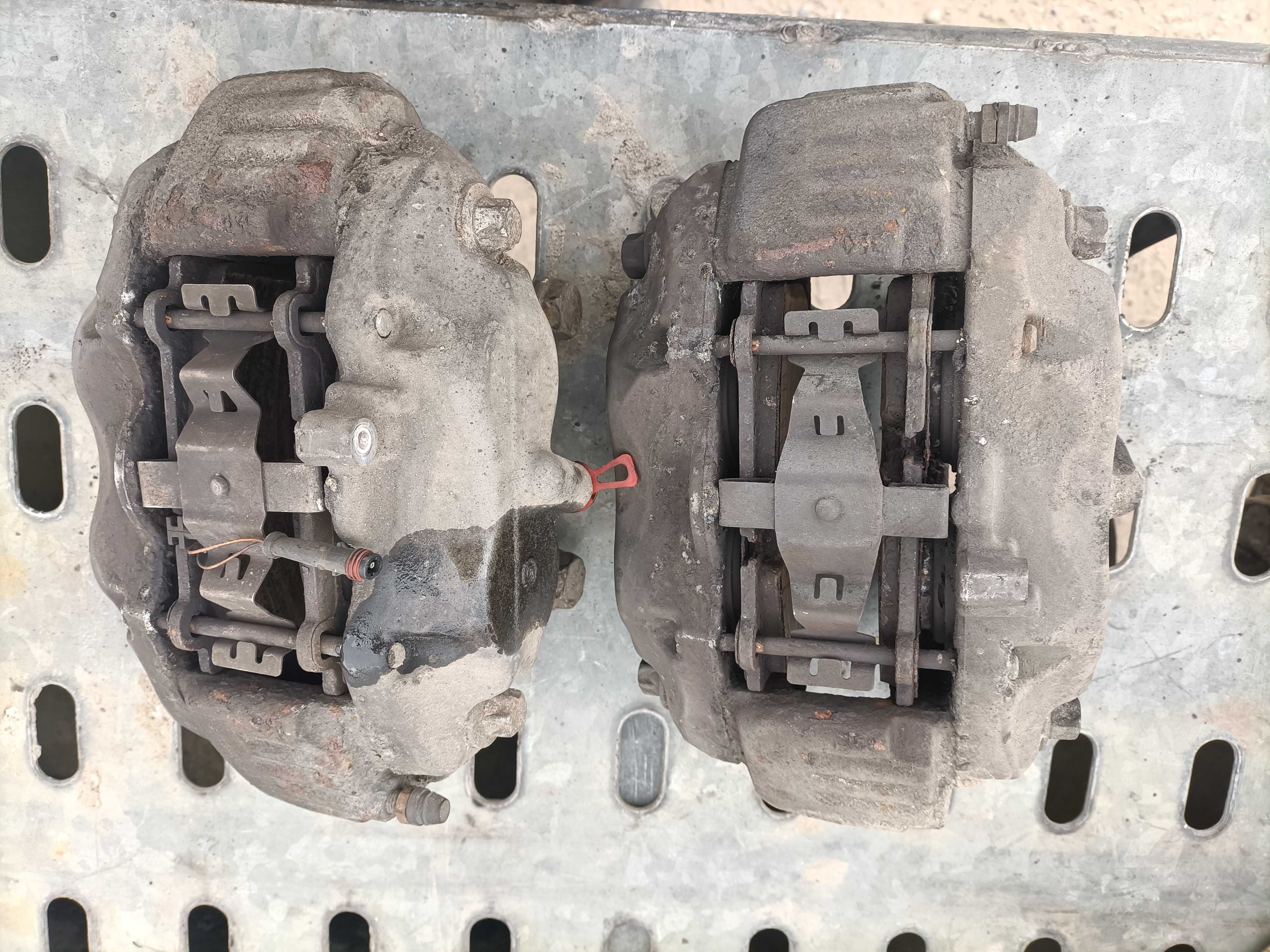 Zaciski hamulcowe przód 4-tłoki tarcza 350mm Mercedes W211 E420 E500