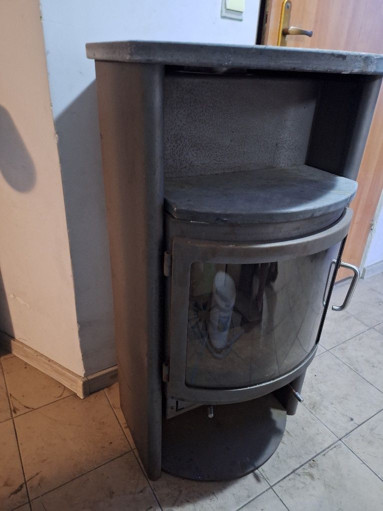 Piec kominek koza
