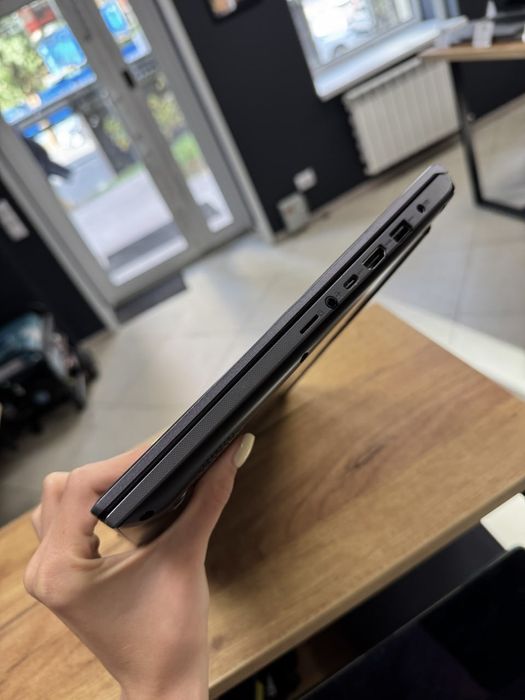 В наявності Ноутбук Asus VivoBook  15.6" FullHD IPS