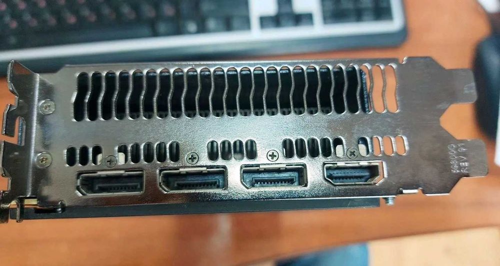 Radeon RX Vega 56 8GB HBM2 Референс