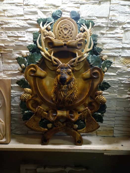 Jelen-Plaskorzezba-Drewno