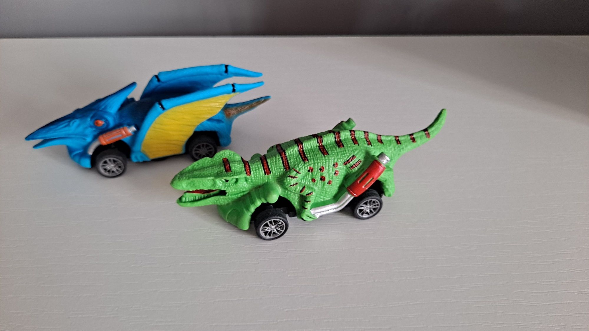 Dla fana dinozaurów, figurki, dinozaur interaktywny, piornik 3D