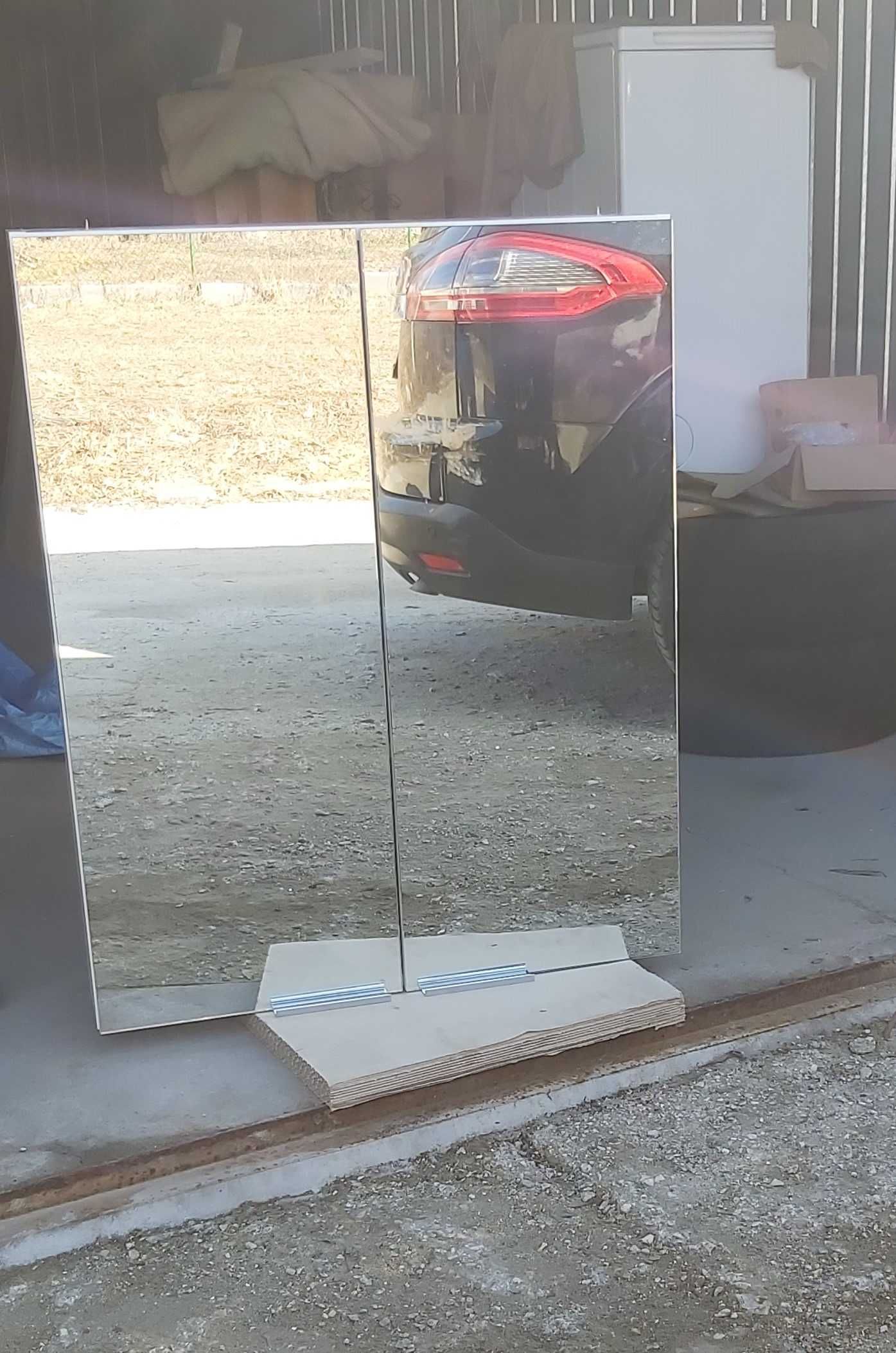 Szafka łazienkowa z lustrami