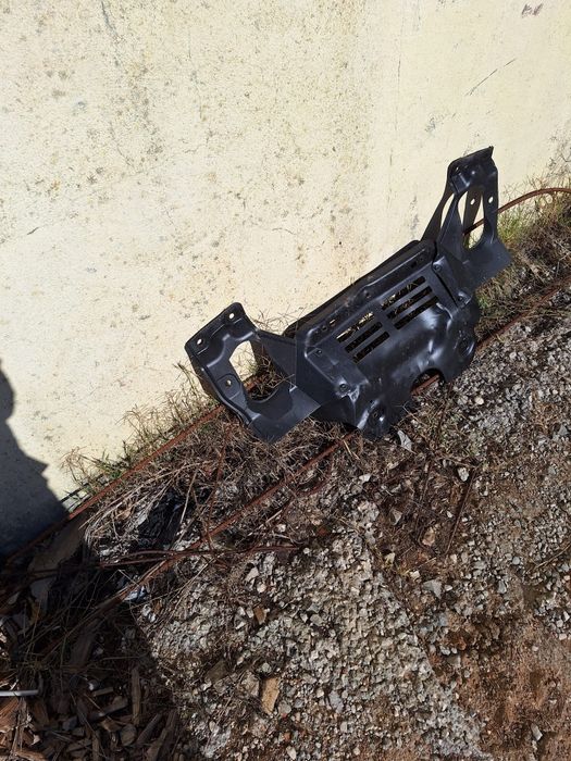 Proteções e depósito Toyota Hilux 4x4 Extra Cab 2010