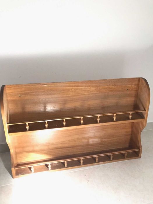 Prateleiras Vintage em madeira.