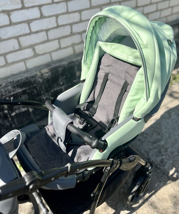 Продам коляску victoria classic 2в 1