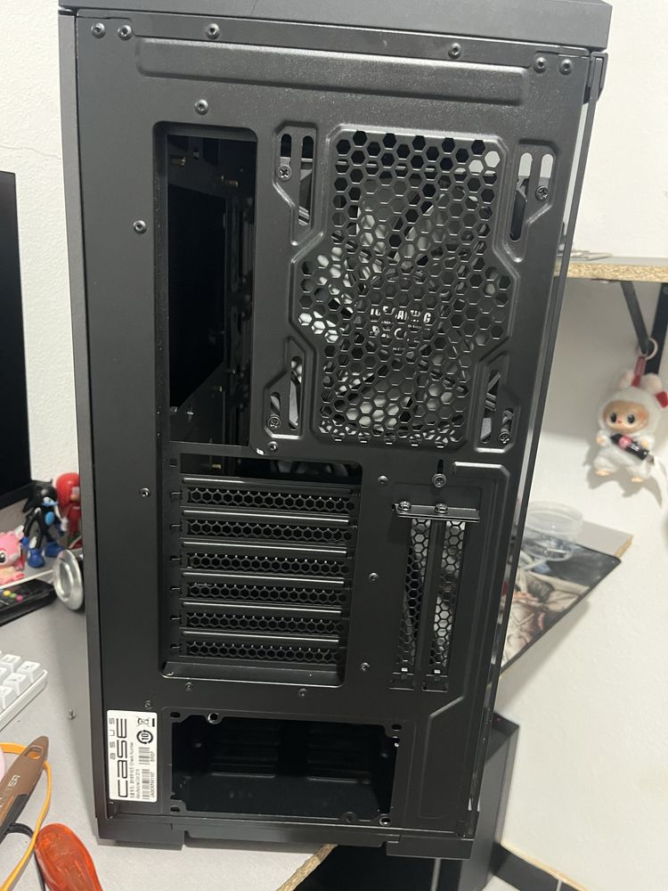 Vendo caixa tuf gaming como nova uzada 1 mes