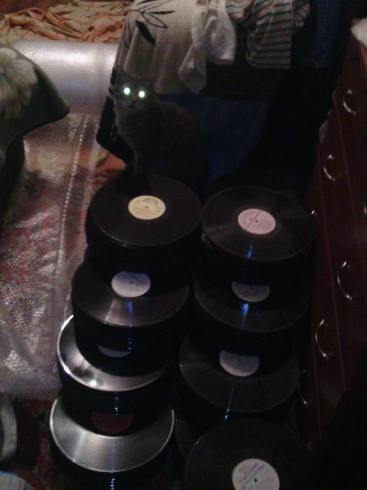 Продам Виниловые пластинки (30см) для декора или других нужд. Оптом!