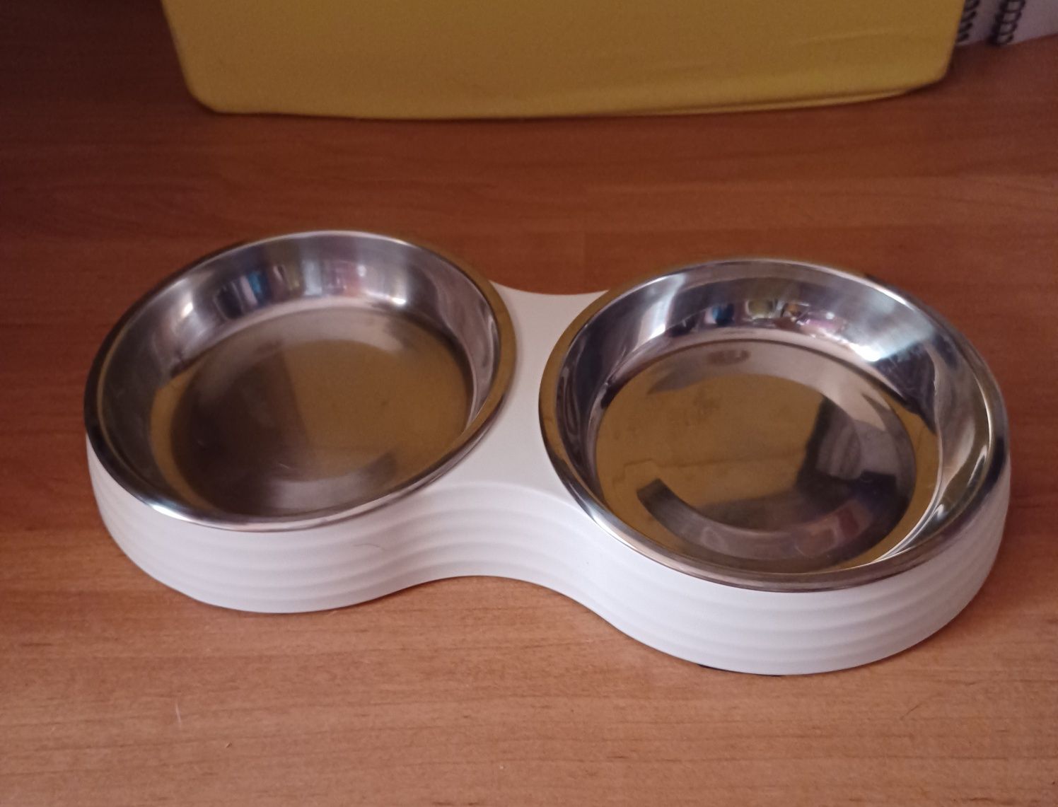 Comedouro duplo para gatos