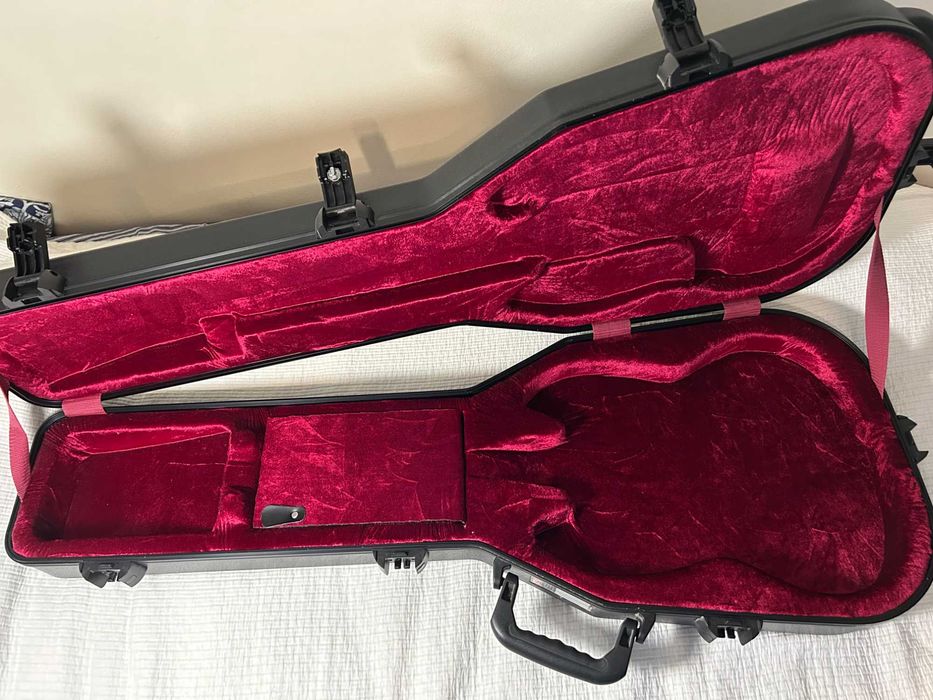 Epiphone Special SG Model, Cherry Red + Amplifier: Line 6 Spider IV 15