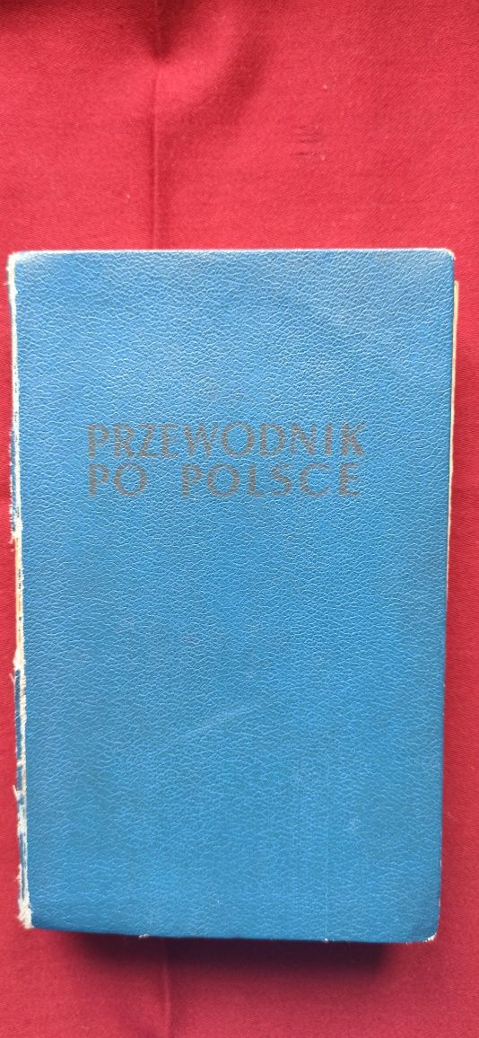 Kolekcja przewodników z czasów PRL-u: "Przewodnik po Polsce"