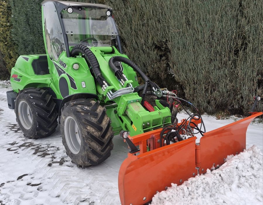 Odśnieżanie śniegu Przycinanie krzewów żywopłotów zakładanie trawnika