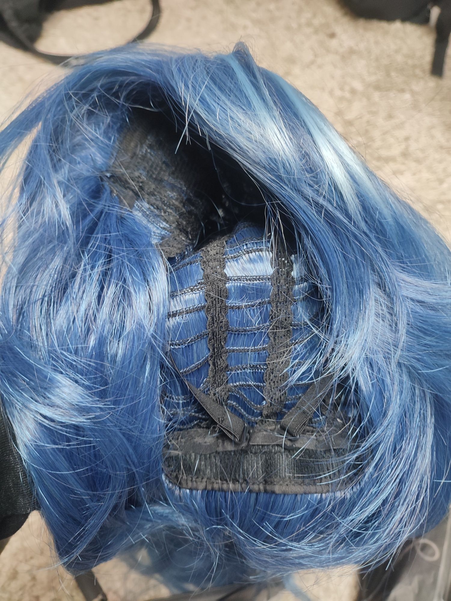 Niebieska długa peruka z grzywką anime blue cosplay wig