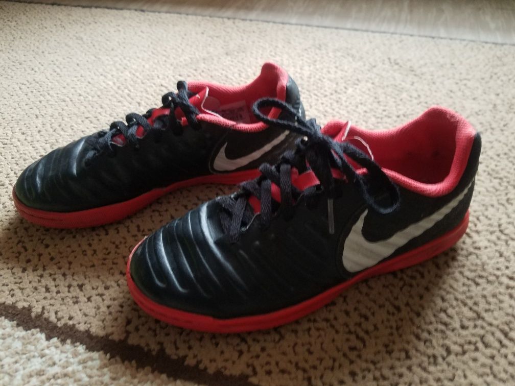 Buty halówki Nike Tiempo rozmiar 35,5 wkładka 22,5cm