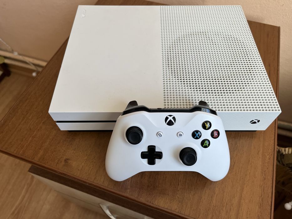 Продам свій Xbox one 1tb в гарному стані