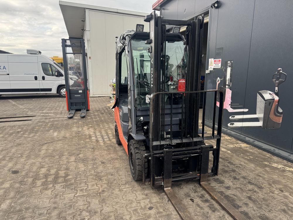 Wózek widłowy Toyota 1800 kg 2016 r Toyota 8-FGF 18 330 cm 1800 kg