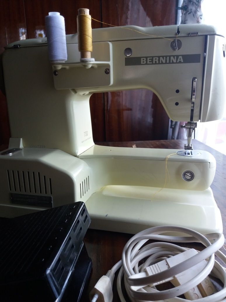Швейна машина, електрична  BERNINA 730 record