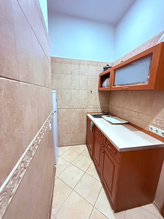 Оренда приміщення вул.Круглоуніверситетська 18/2 з меблями Фасад 105м2