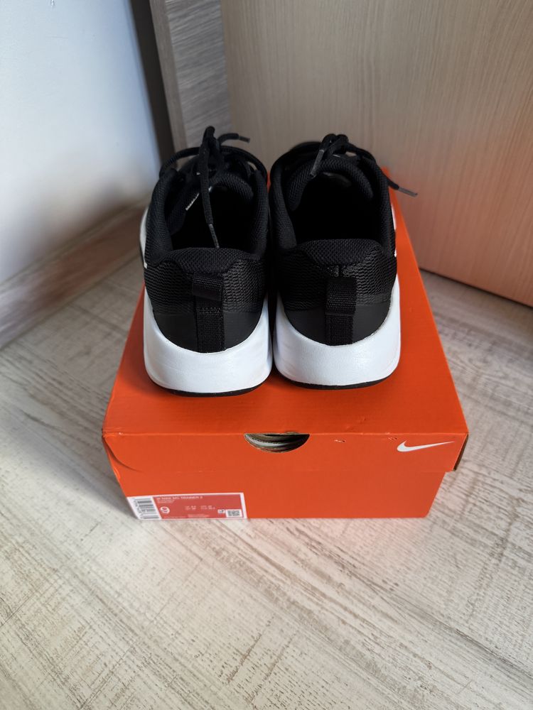 Buty damskie NIKE mc trainer 3 rozmiar 40.5