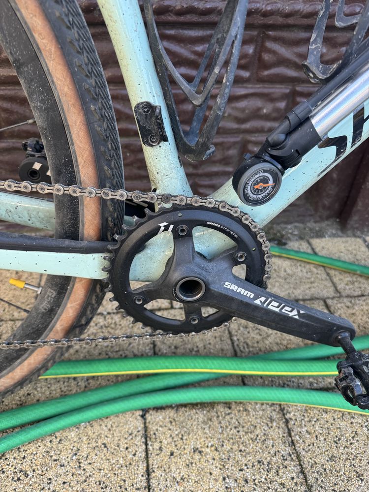 Rower gravelowy SPECIALIZED Diverge Sport Carbon