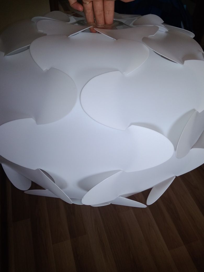 Lampa wiszaca   biala